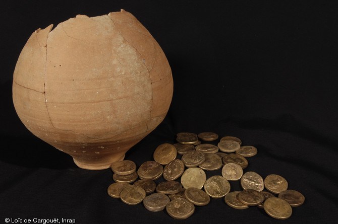 [ 2010 © Loïc de Cargouët, Inrap Archéologue responsable d'opération Aurélier Marchadier ]